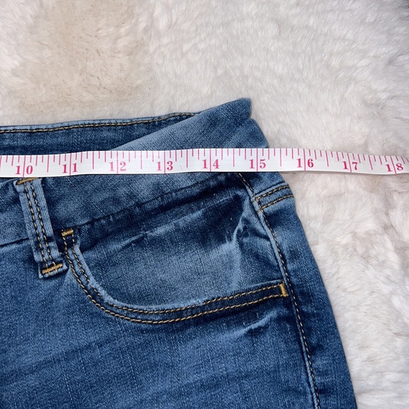 Women’s Jeans - Picture 9 of 10